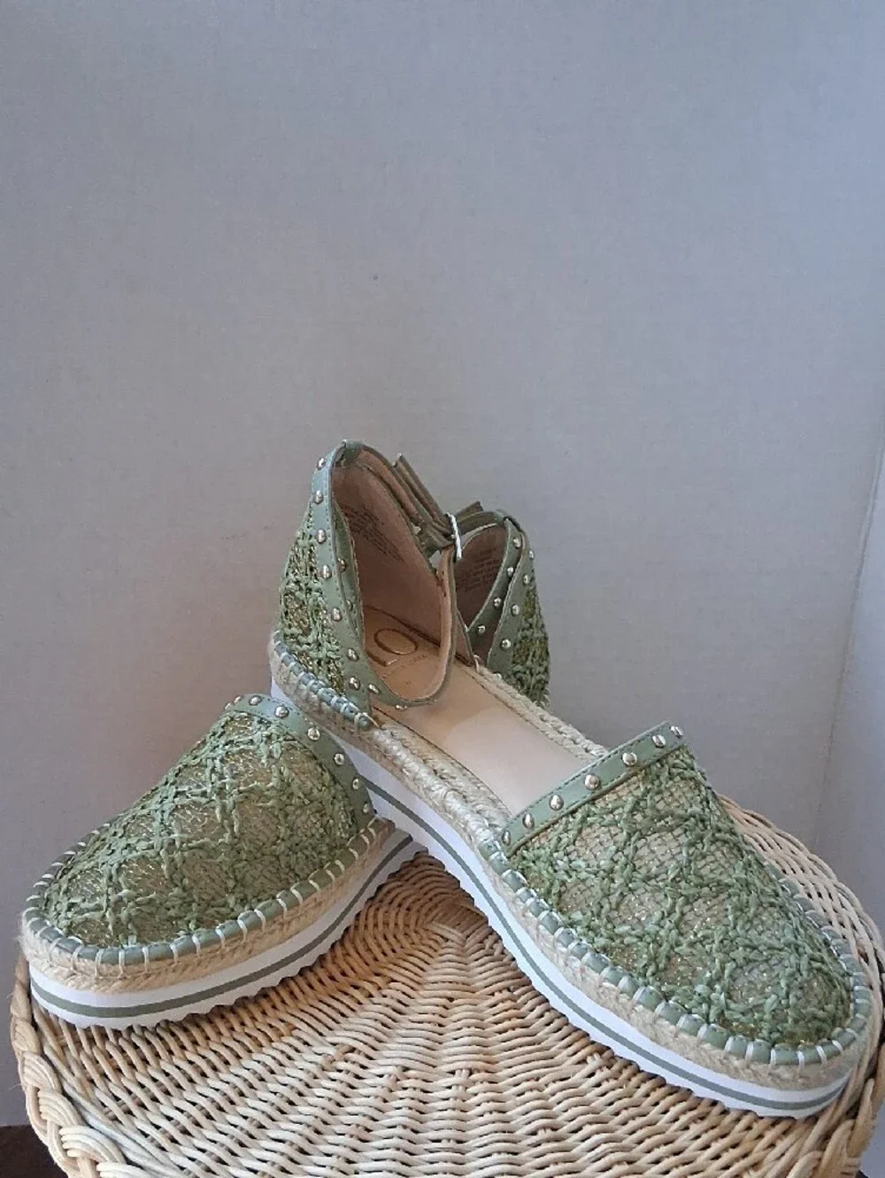 NWOB Jennifer Lopez Light Green Woven Espadrille Sandals with Ankle Straps